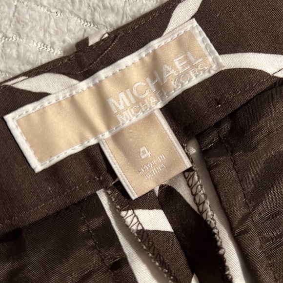 Brand New Michael Kors Giraffe Print Shorts - Picture 3 of 4